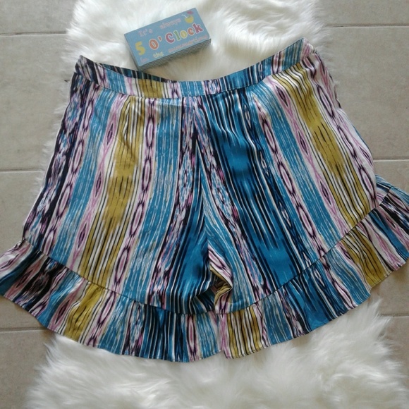 💥3/$20 Tribal ruffled hem shorts by 18/20 - Picture 2 of 6